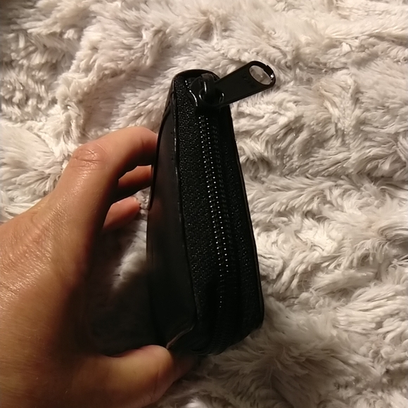 Black Leather-Free Card Holder - Picture 3 of 13